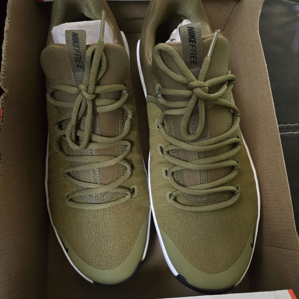 Nike Olive and White Athletic Shoes - Picture 2 of 5